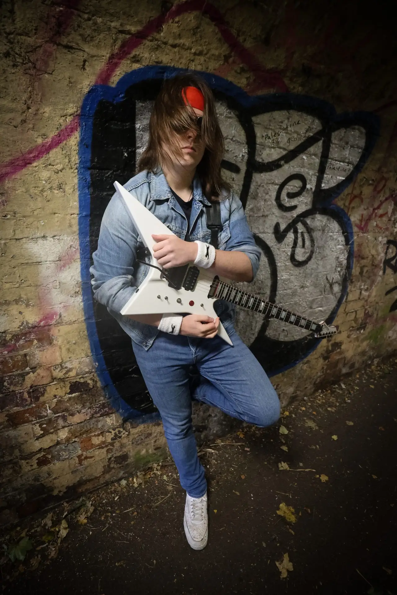 Cobain - Lead Guitar